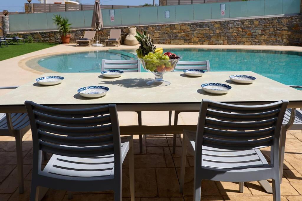 Superior Family Apartment W/Pool Dining Area Stavromenos Екстер'єр фото